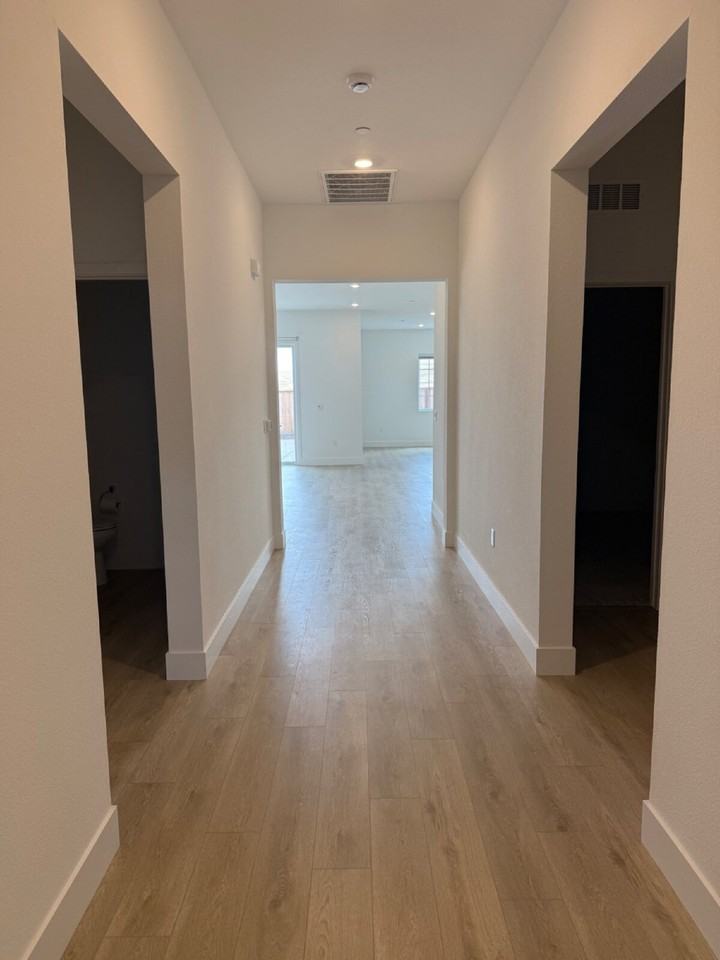 8190 Lamplight Dr - Photo 5 of 49
