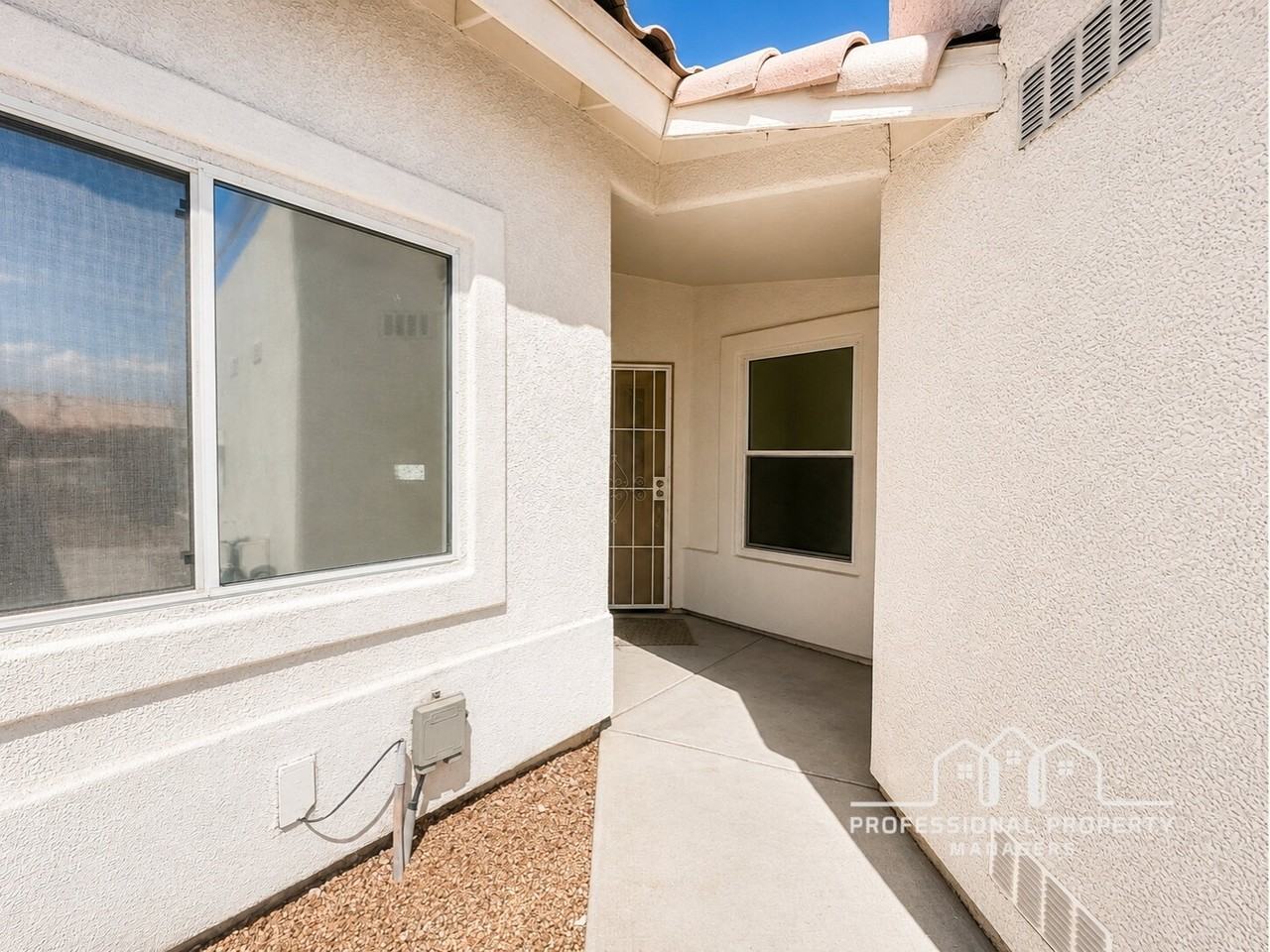 10694 E 34th Pl - Photo 2 of 12