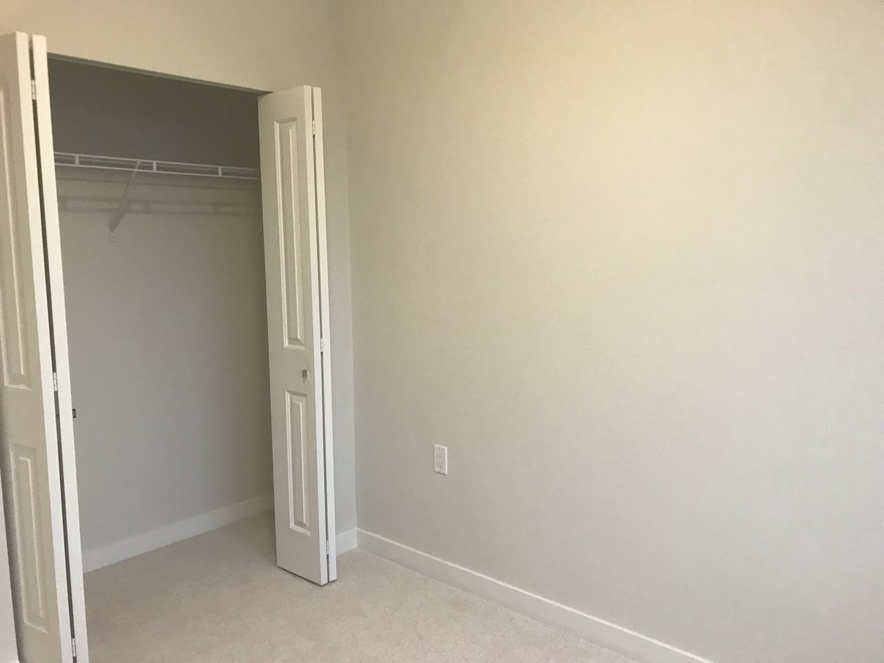 277 1st St W - Photo 5 of 26