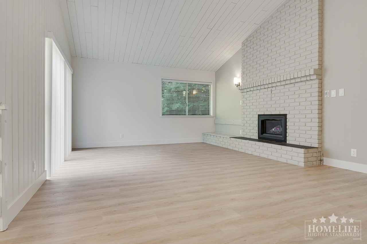 12687 23 Ave - Photo 2 of 22