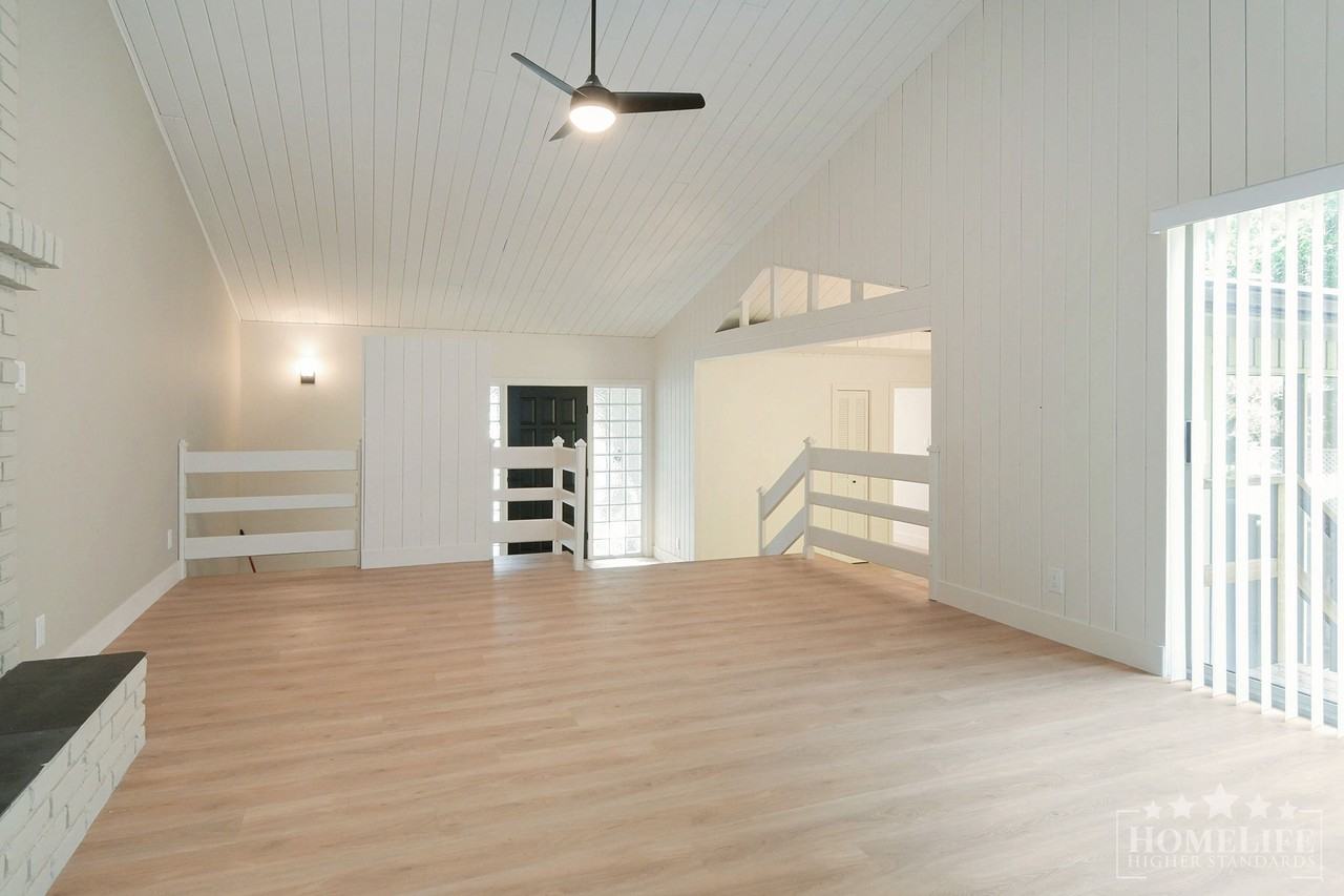 12687 23 Ave - Photo 4 of 22