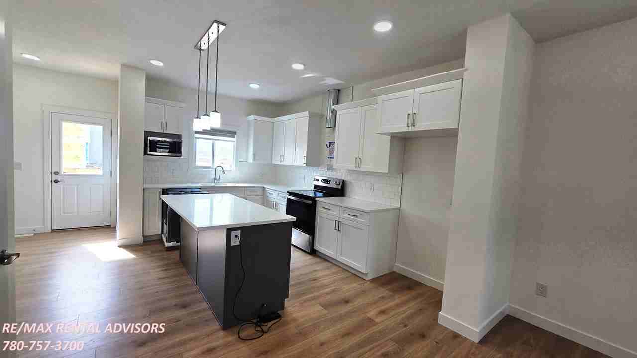 235 157 Avenue Northeast - Photo 2 of 17