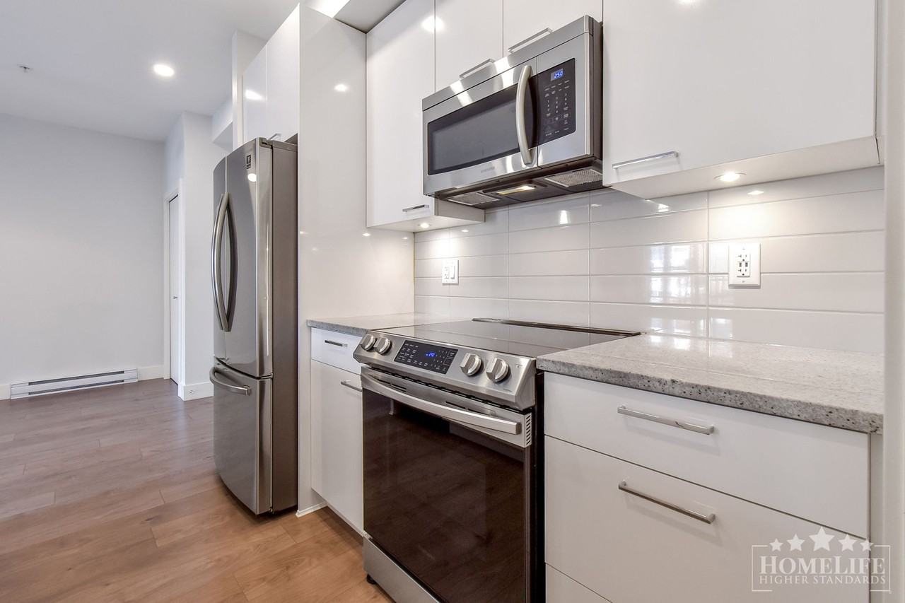 5485 Brydon Cres - Photo 4 of 15