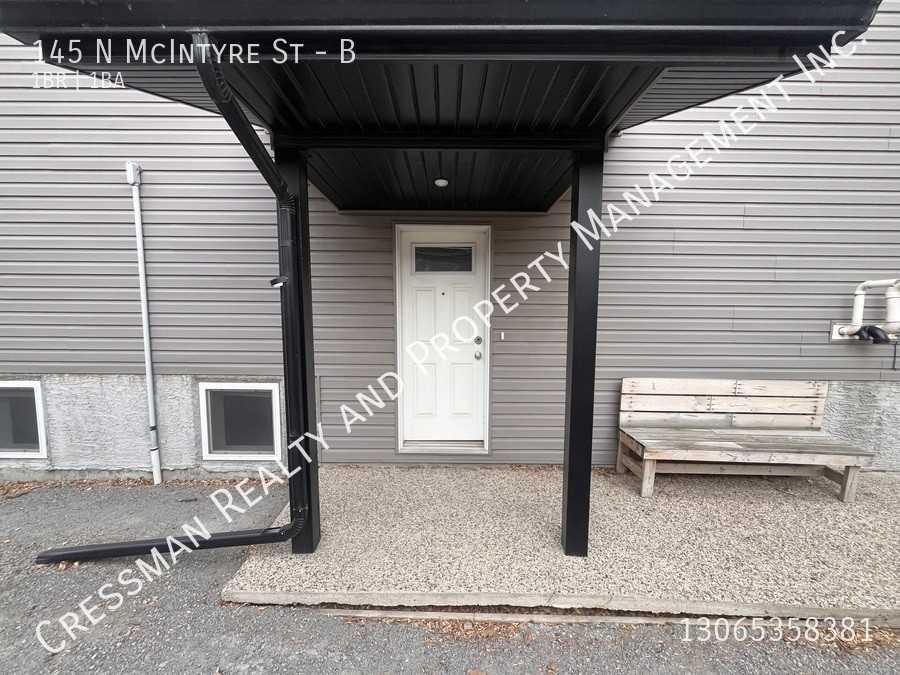 145 Mcintyre St N - Photo 2 of 6