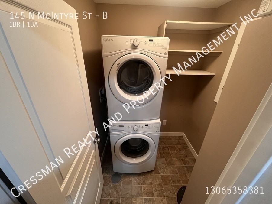 145 Mcintyre St N - Photo 6 of 6