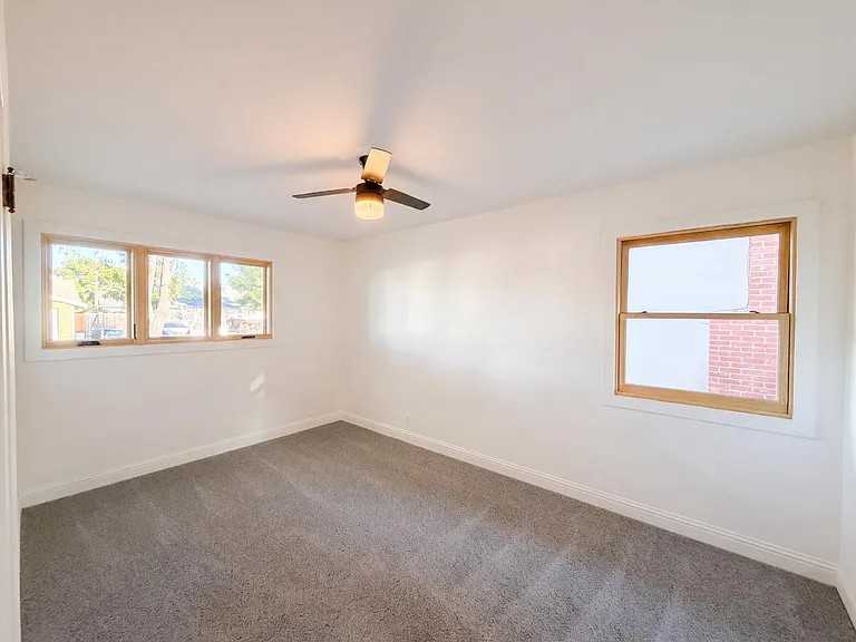 2565 West Fairview Drive - Photo 2 of 9