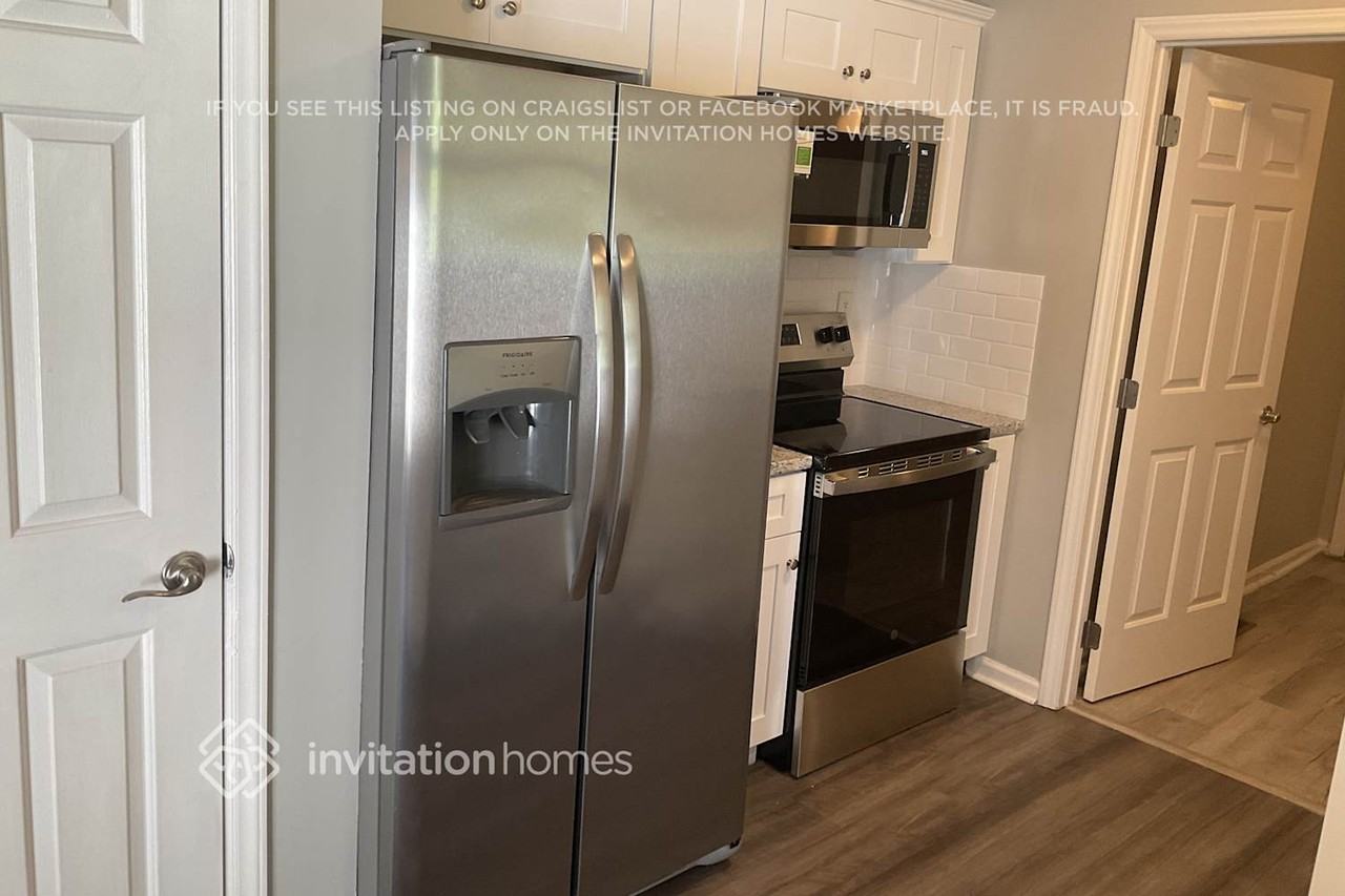 3996 Leinbach Dr - Photo 6 of 15