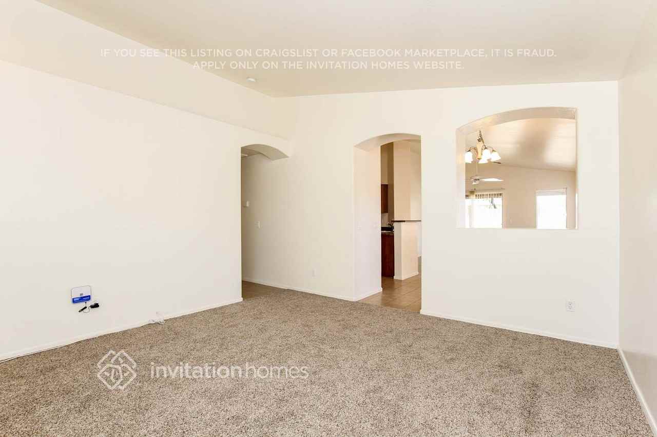 11322 W Hadley St - Photo 6 of 20