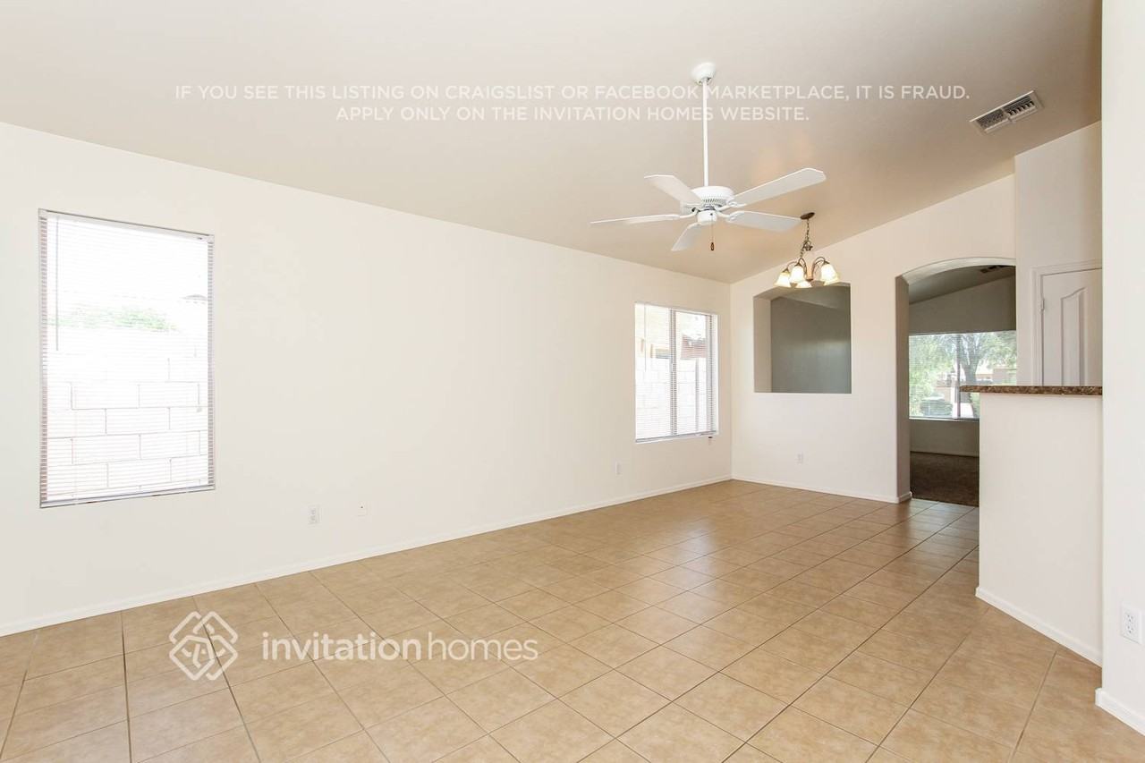 11322 W Hadley St - Photo 7 of 20