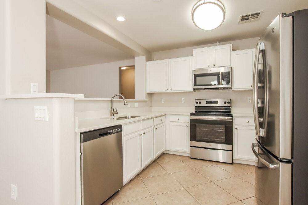 10120 N 116th Ln - Photo 7 of 16