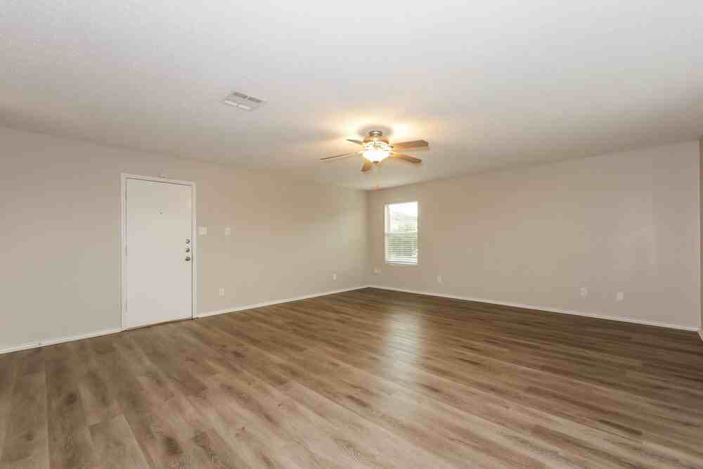807 Dove Meadows Dr - Photo 4 of 17