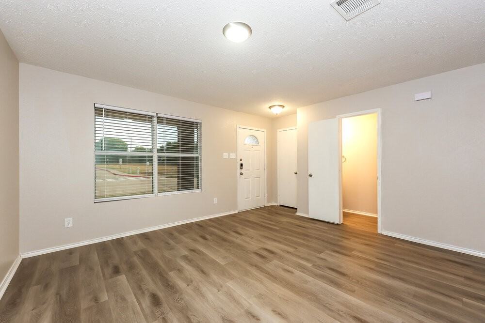 807 Dove Meadows Dr - Photo 6 of 17