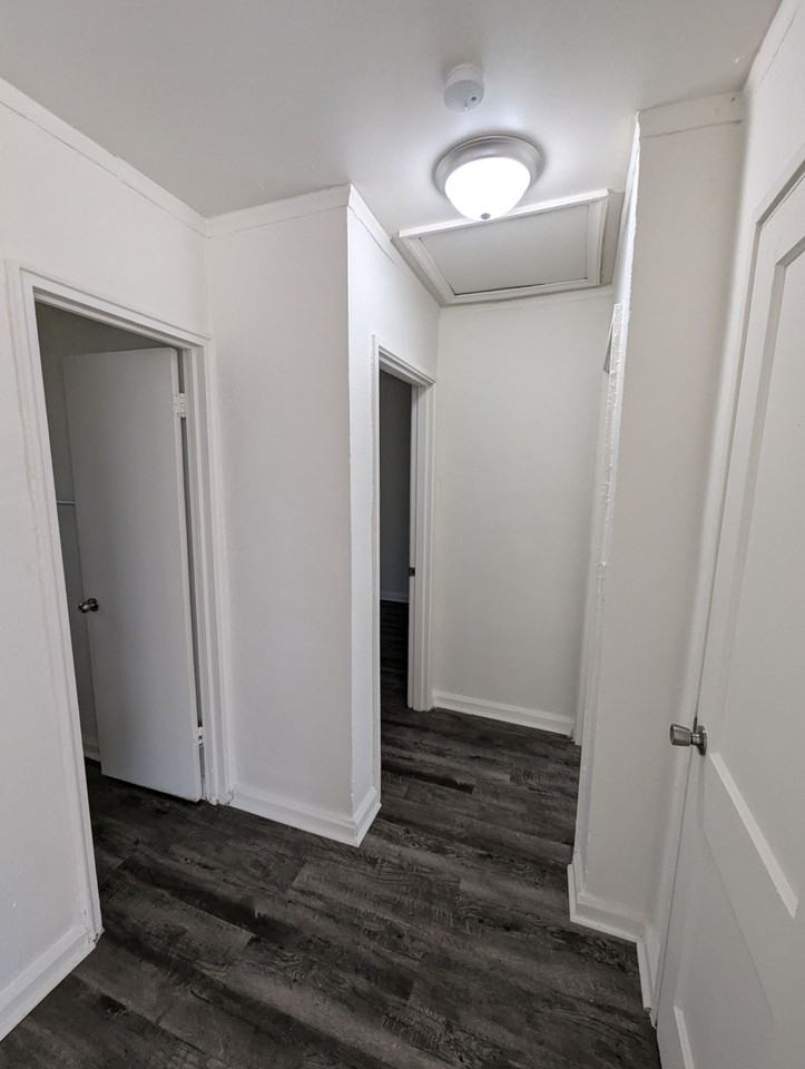 Hillcrest Apartments - Photo 5 of 44
