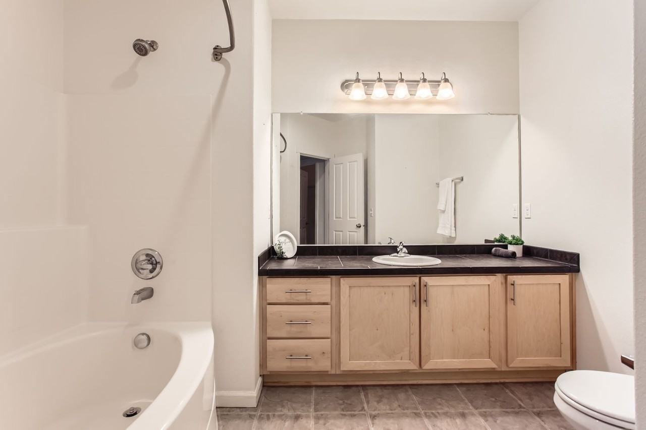 11735 Nw Winter Park Ter #403 - Photo 6 of 8