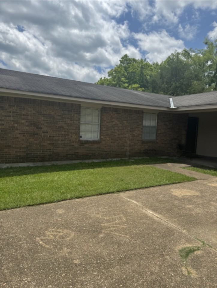 4600 Chartres Ln - Photo 3 of 11