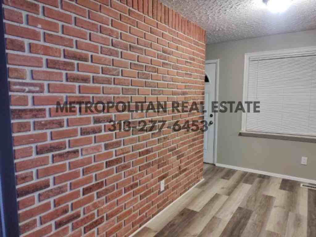 31133 Windsor St - Photo 6 of 24