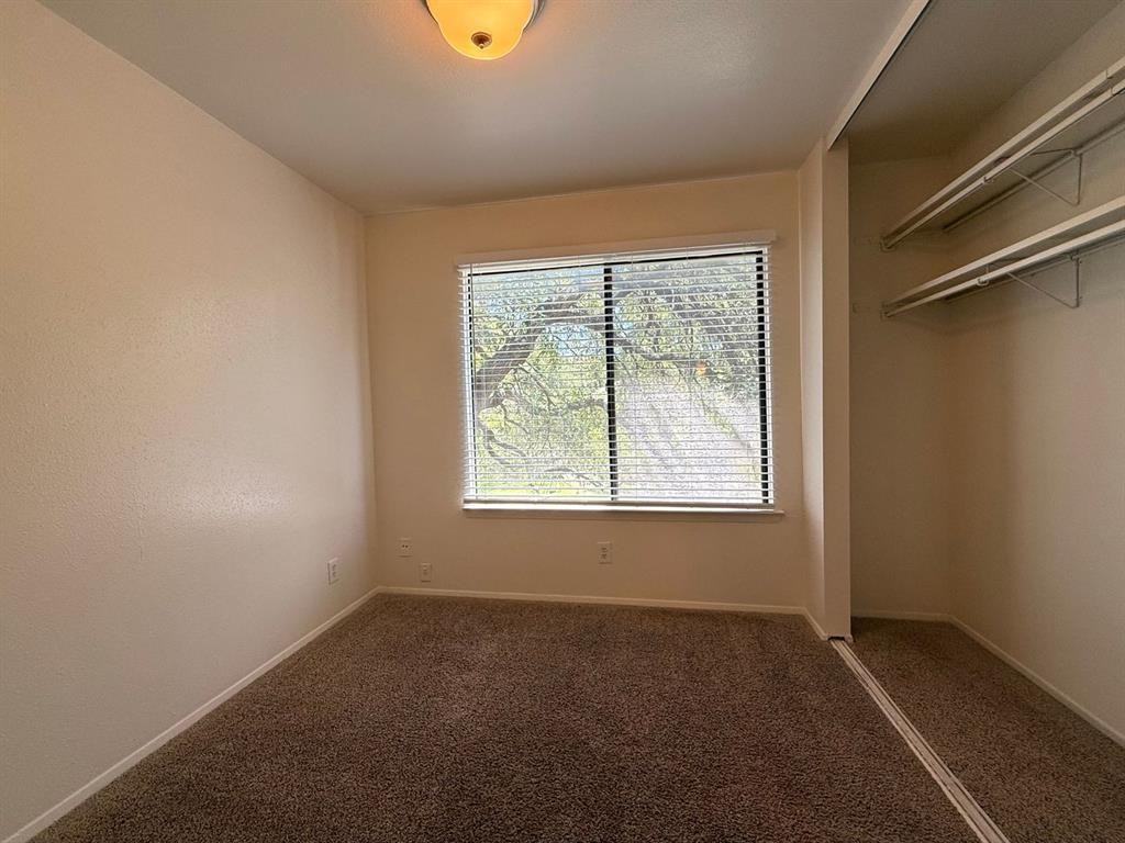 900 W Village Ln - Photo 5 of 34