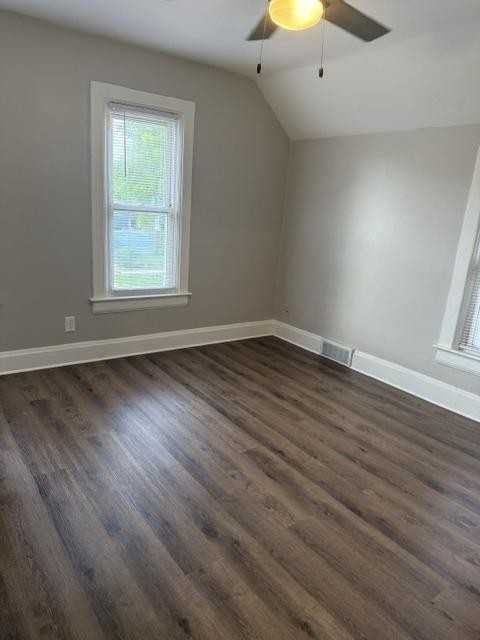 1507 53rd St - Photo 3 of 12