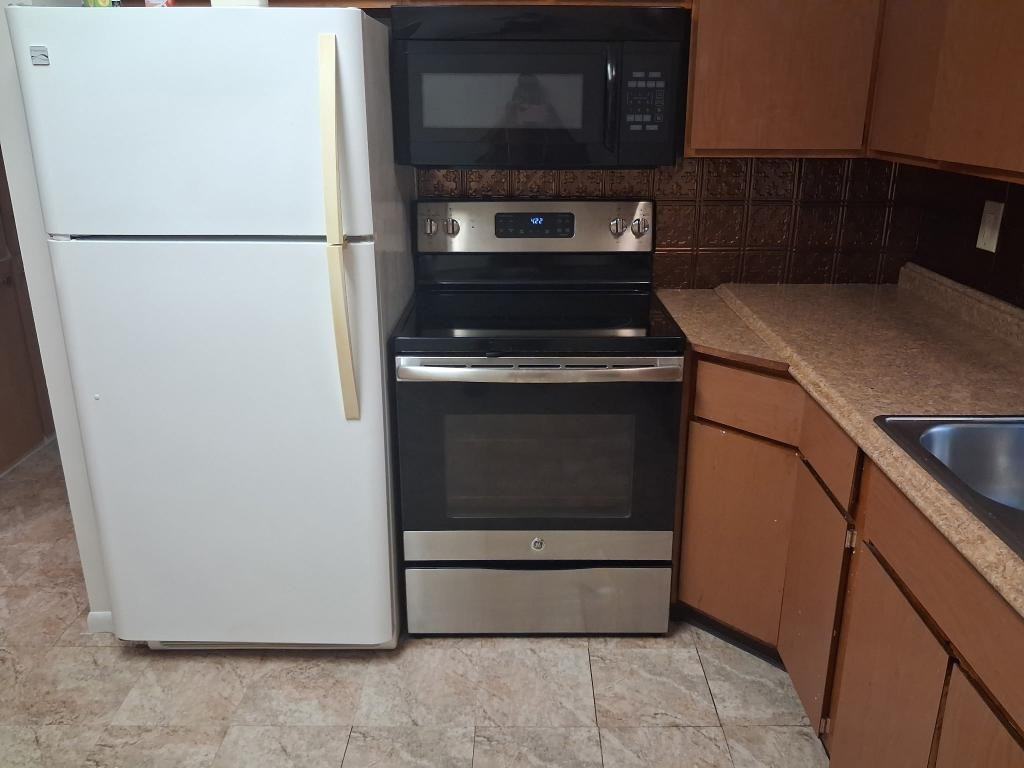 4238 Moreland St - Photo 3 of 9