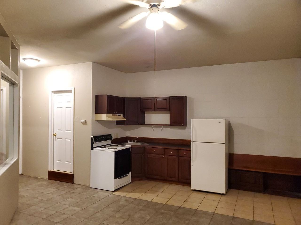 Agency Apartments - Photo 4 of 11