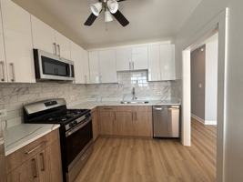 featured image of 900 N Rohlwing Rd