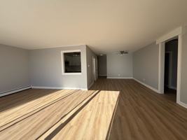 featured image of 900 N Rohlwing Rd