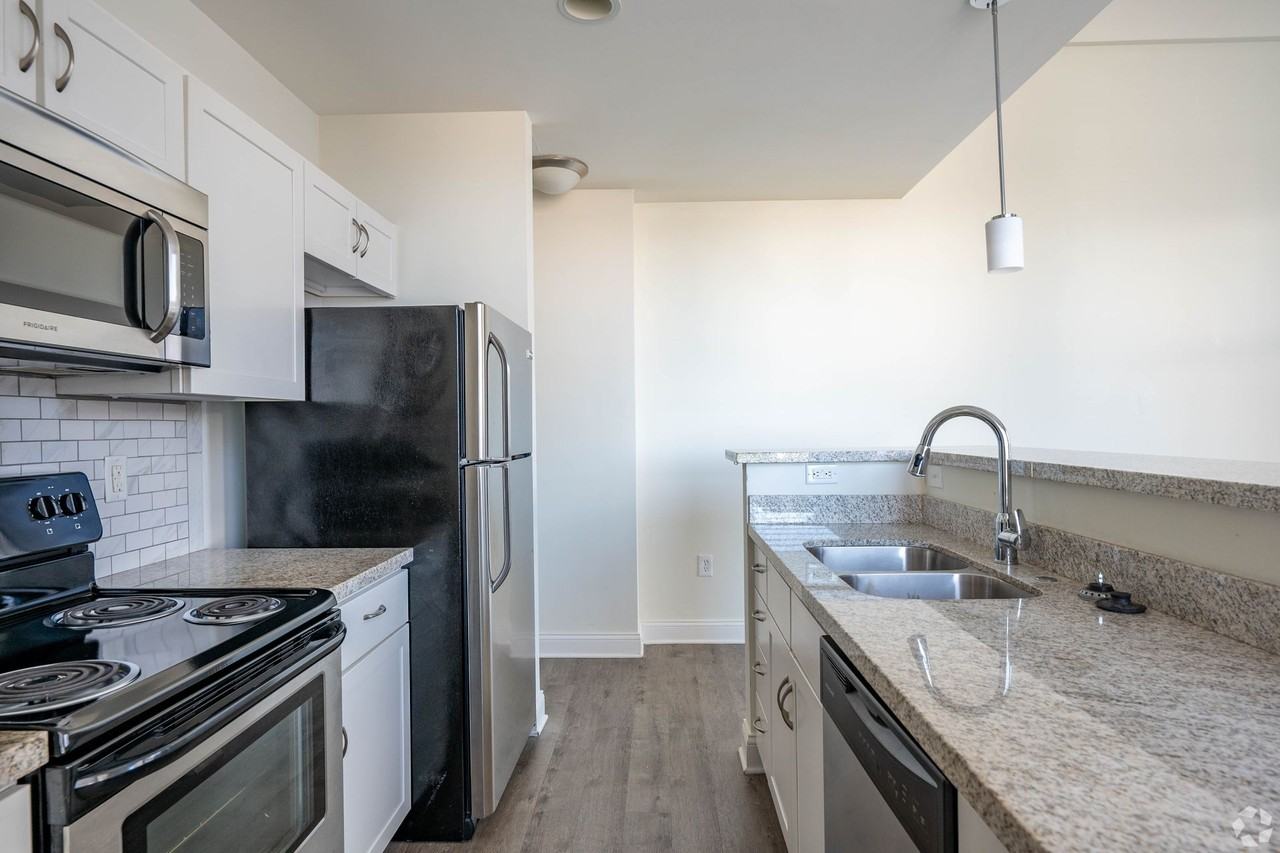 Penn Street Tower Apartments - Photo 2 of 23