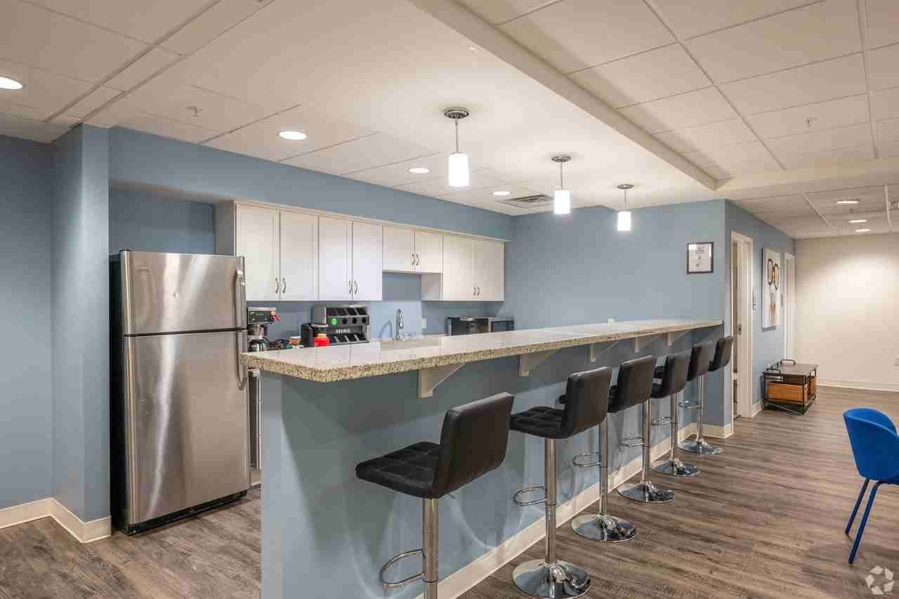Penn Street Tower Apartments - Photo 3 of 23