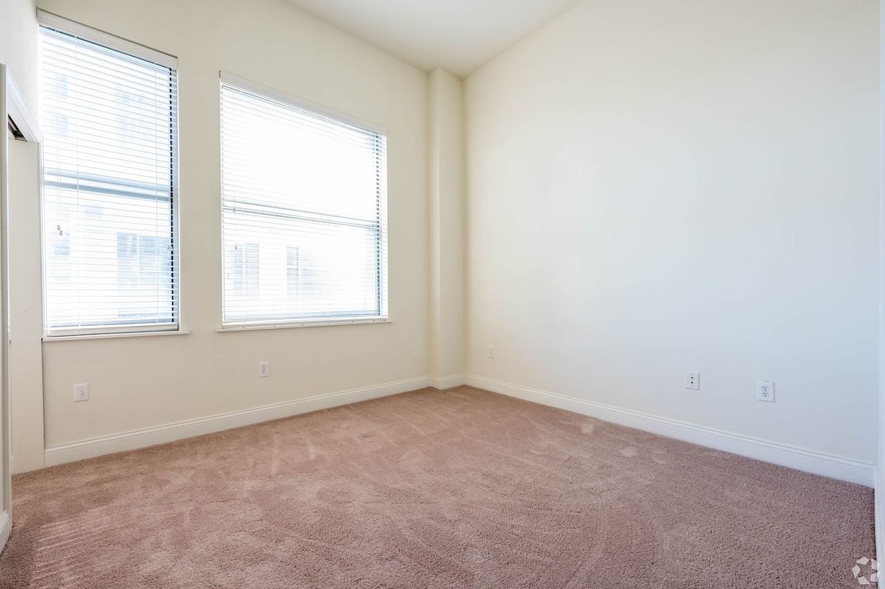 Penn Street Tower Apartments - Photo 4 of 23