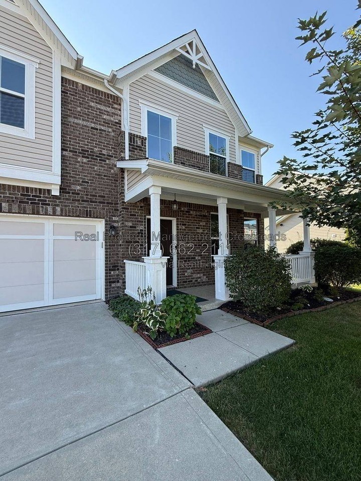 7713 Eagle Point Cir - Photo 2 of 10