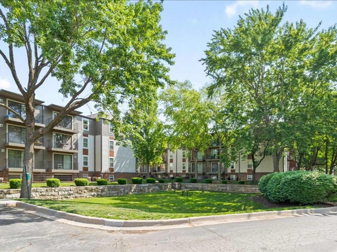 Highpointe Apartments - Photo 6 of 11