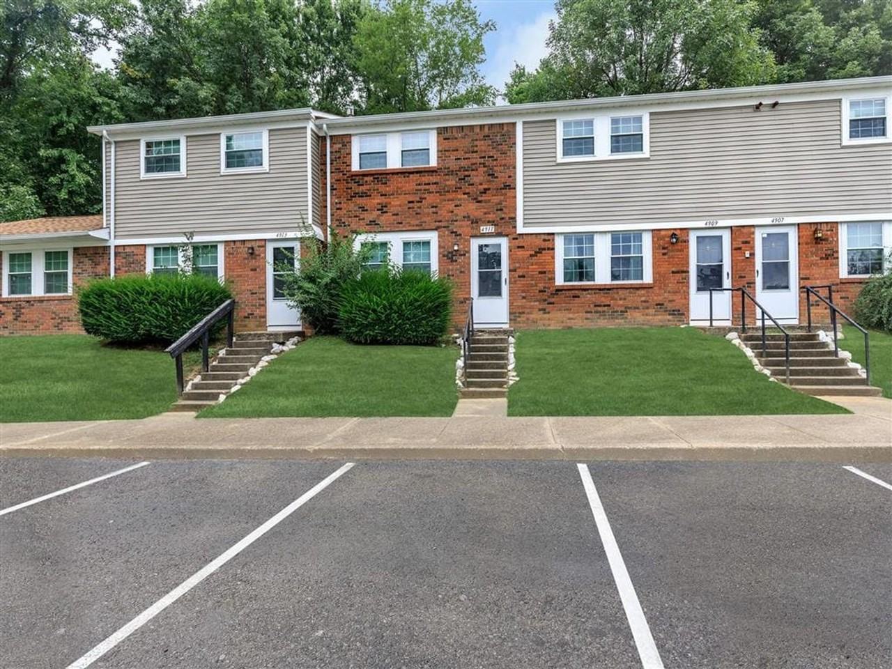 Lakewood Flats and Townhomes - Photo 6 of 11