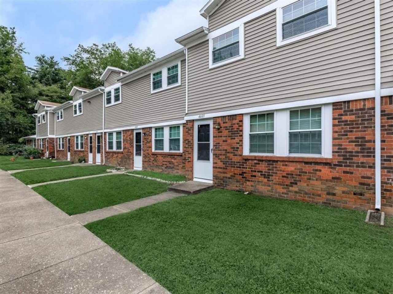 Lakewood Flats and Townhomes - Photo 7 of 11
