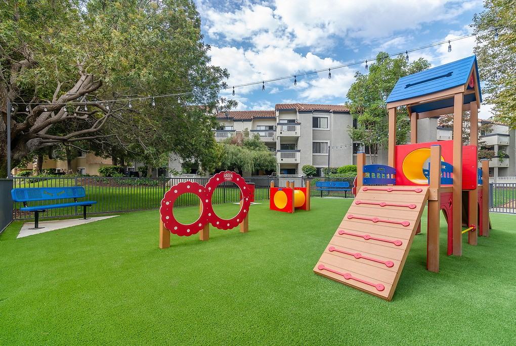 Parkside Court - Photo 2 of 35
