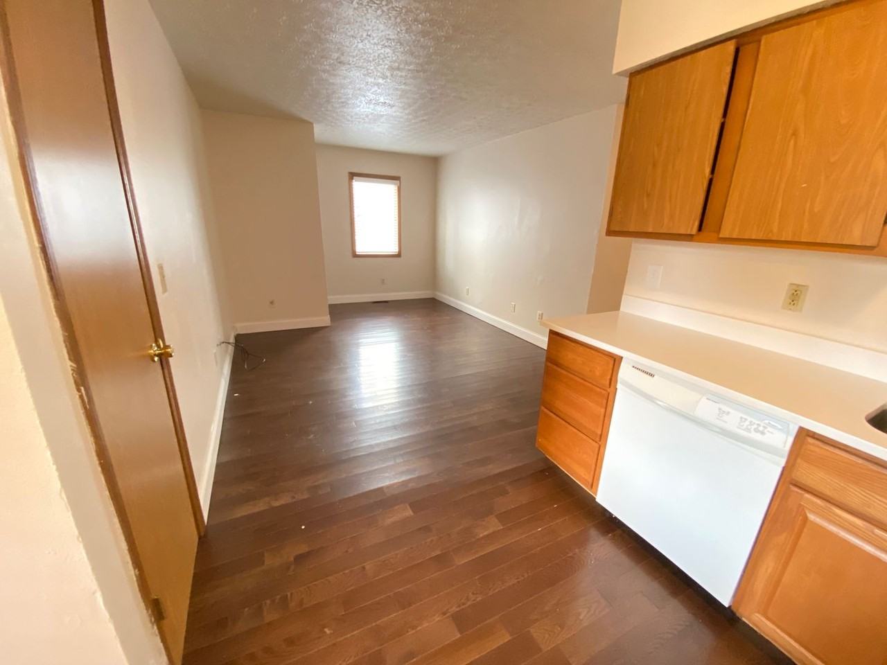 Chittenden Ave 76 MLR - Photo 2 of 14