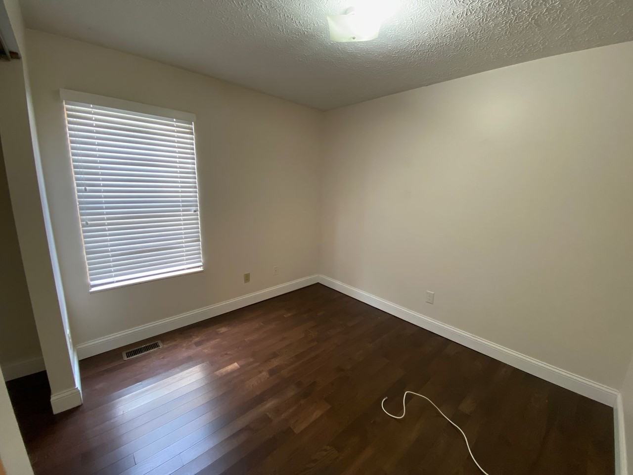 Chittenden Ave 76 MLR - Photo 5 of 14