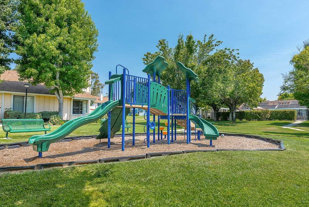 Woodside Village - Photo 4 of 27