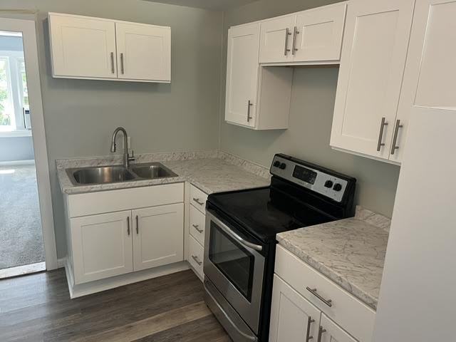 3002 Holly Hill Rd - Photo 3 of 10