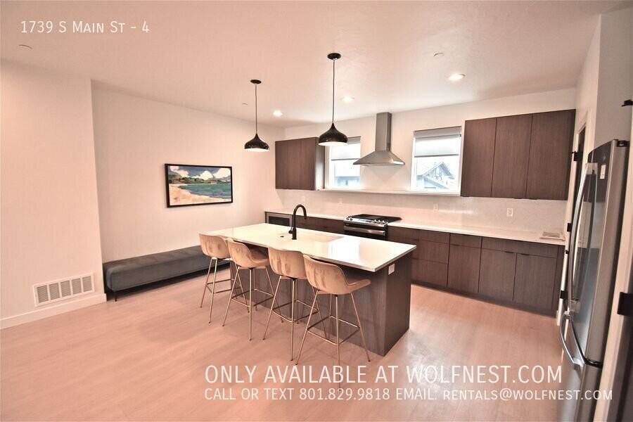 1739 S Main St #4 - Photo 7 of 25
