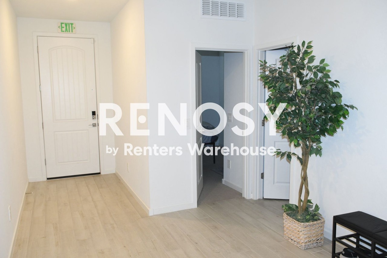 16009 W Cottontail Ln - Photo 6 of 50