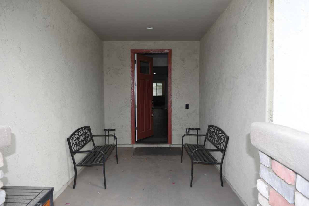 18427 W Pasadena Ave - Photo 3 of 26