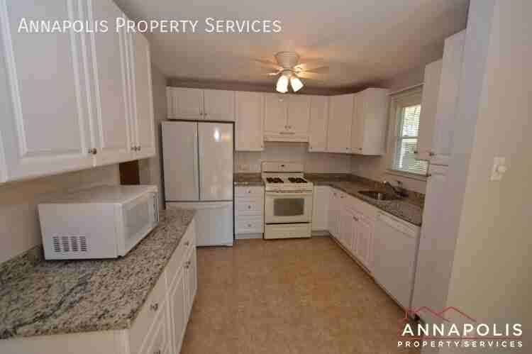 556 Arundel Dr - Photo 4 of 28