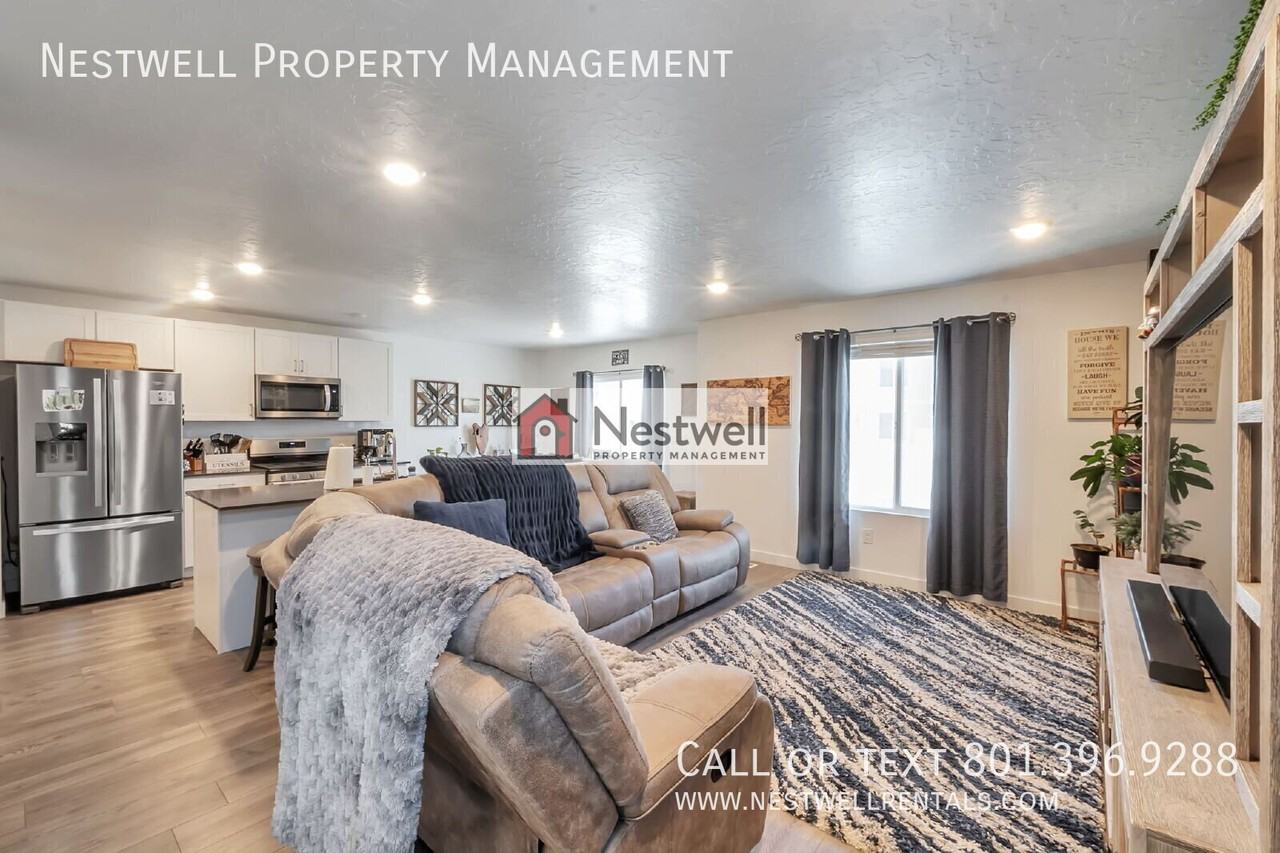 938 W Fox Run Ave - Photo 3 of 25