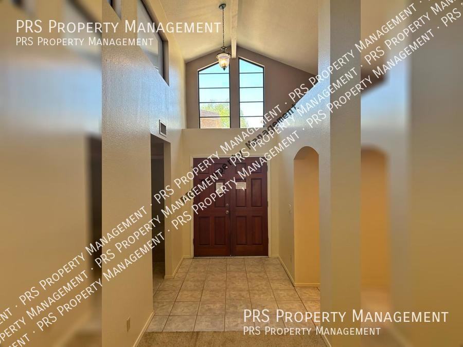 2363 W Comstock Dr - Photo 3 of 25