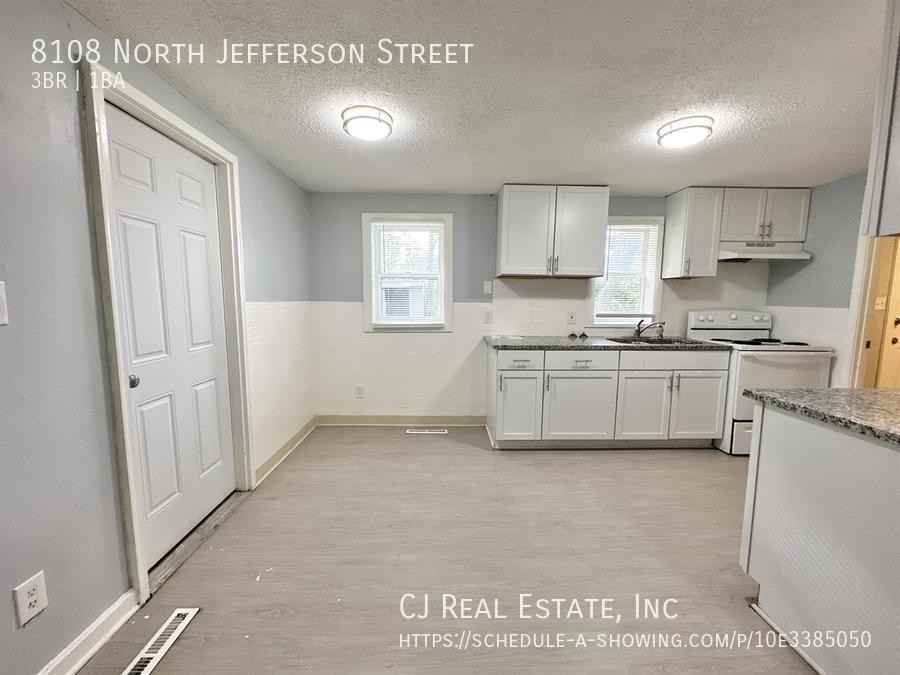 8108 N Jefferson St - Photo 3 of 10