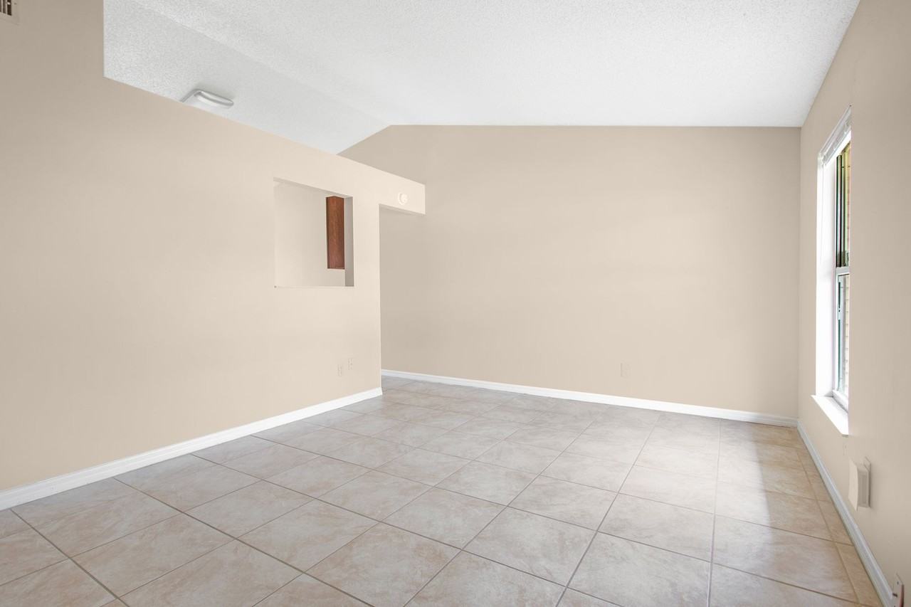 2610 Adela Ave - Photo 2 of 14