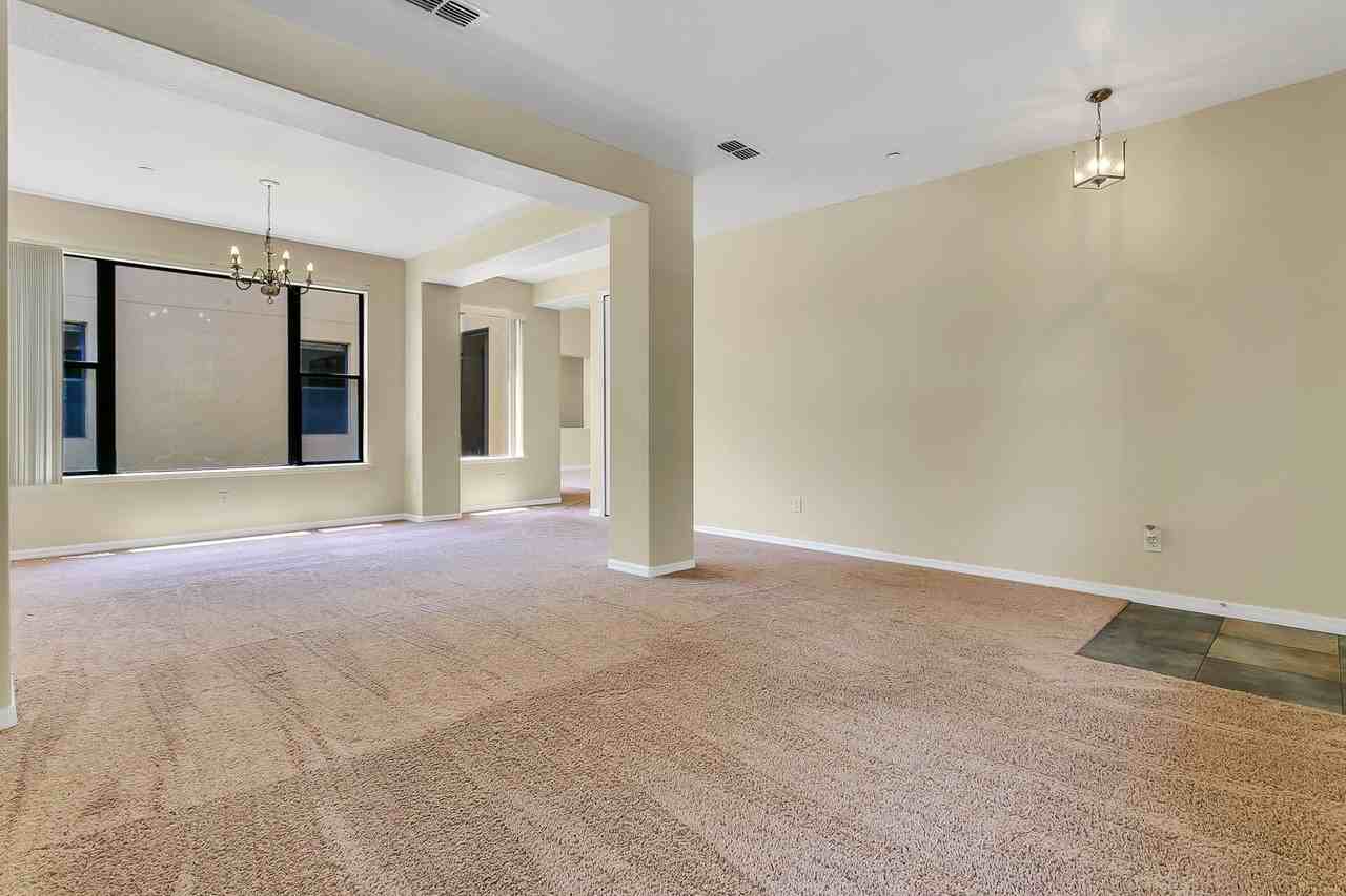 10102 Caroline Park Dr - Photo 2 of 24