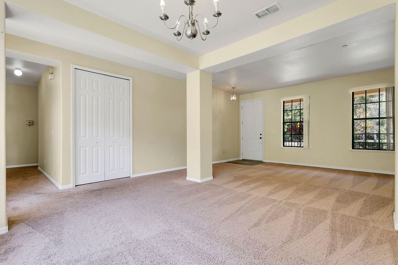 10102 Caroline Park Dr - Photo 3 of 24