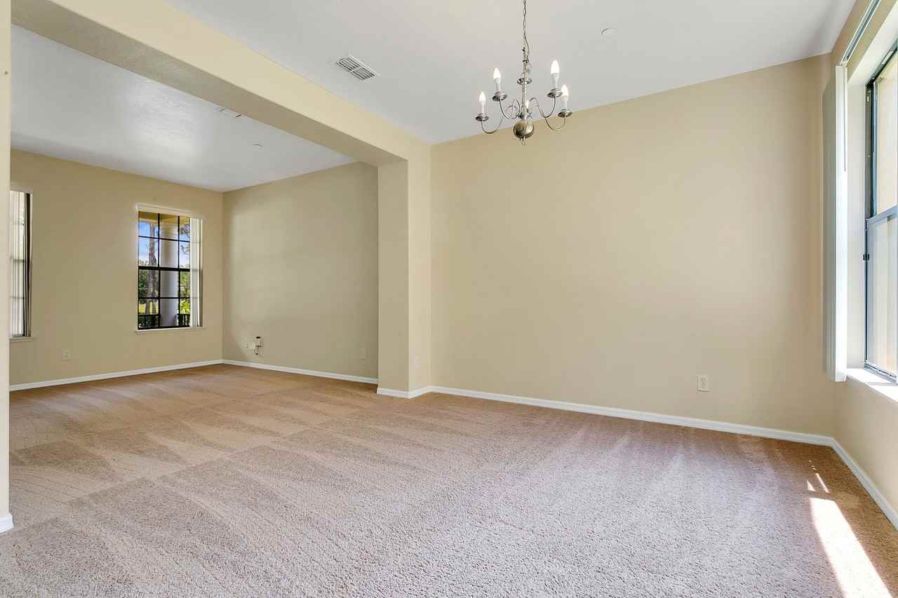 10102 Caroline Park Dr - Photo 4 of 24