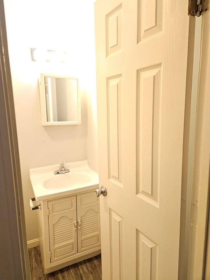 525 Green Valley Dr #8 - Photo 6 of 12